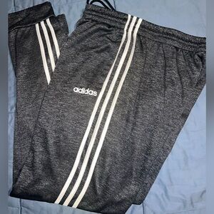 Men’s Adidas Fleece lined Joggers. Medium. Gently used